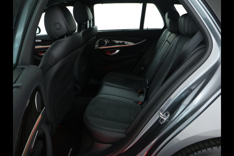 Mercedes-Benz E-Klasse Estate 300 e AMG Plug-In Hybride | AMG Line | Night Pakket | Schuif-Kanteldak | Rij-assistentiepakket Plus | Spiegel Pakket | Inclusief 24 maanden MB Certified garantie voor Europa.