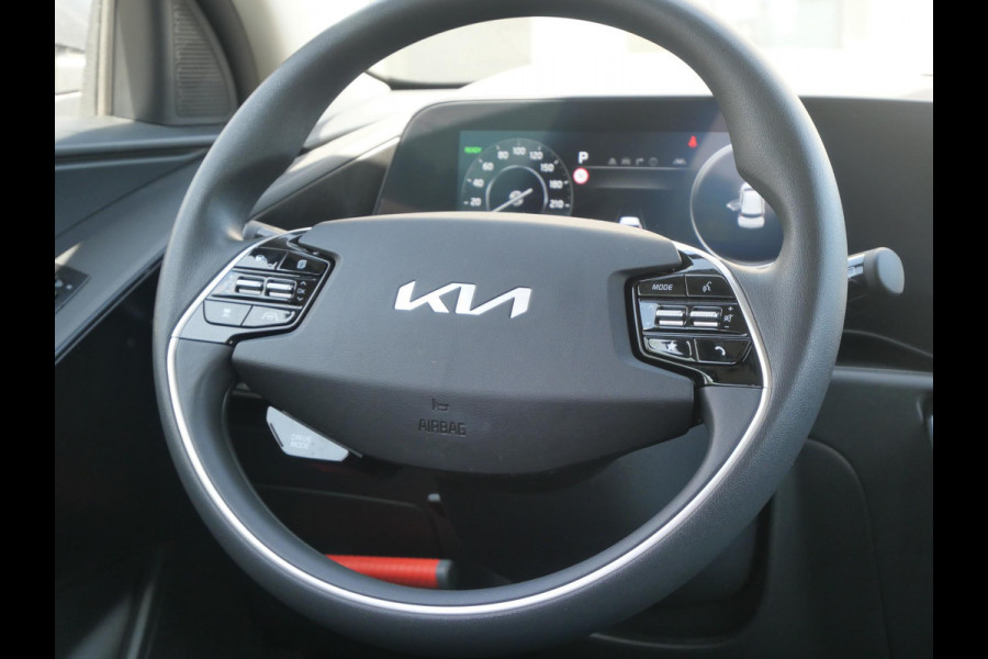Kia Niro EV Light Edition 64.8 kWh | Navigatie | Achteruitrijcamera | Airco | Cruise control Adaptief |