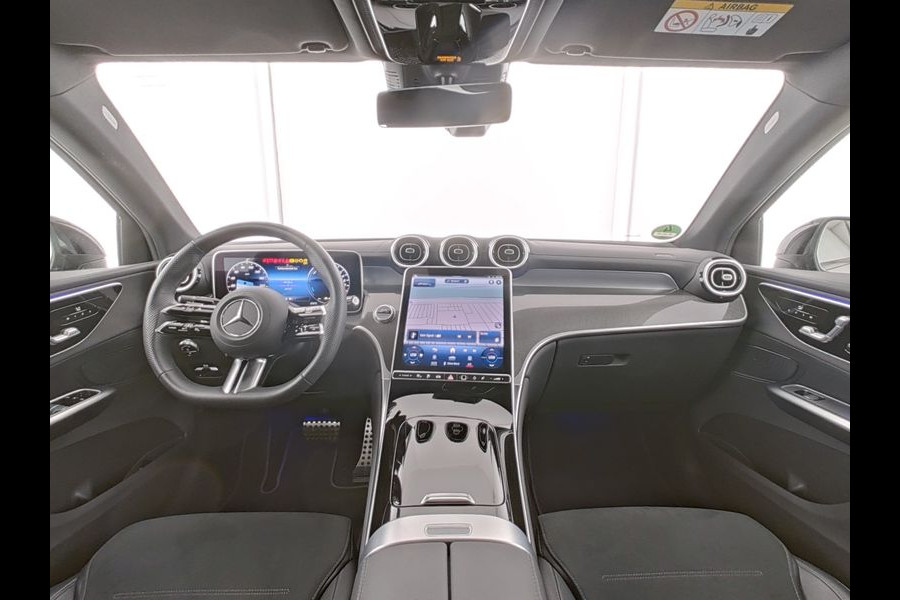 Mercedes-Benz GLC Coupé 300 e 4MATIC AMG Plug-In Hybride AMG line | Night Pakket | Trekhaak | Memory Voorstoelen | Stuur en Stoelverwarming. Inclusief 24 maanden MB Certified garantie voor Europa.