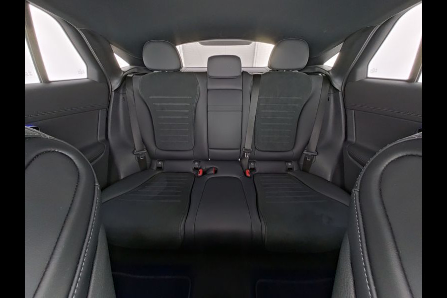 Mercedes-Benz GLC Coupé 300 e 4MATIC AMG Plug-In Hybride AMG line | Night Pakket | Trekhaak | Memory Voorstoelen | Stuur en Stoelverwarming. Inclusief 24 maanden MB Certified garantie voor Europa.