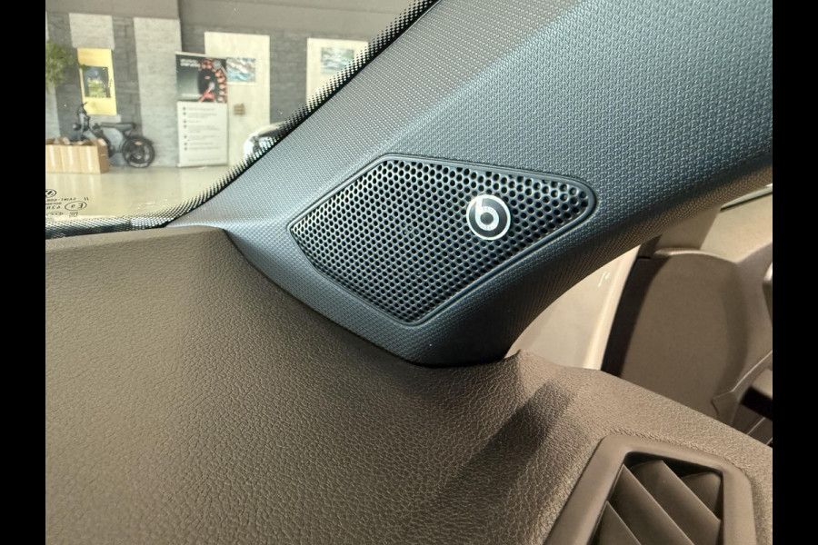 Volkswagen T-Roc 1.5 TSI R-Line | Pano | LED | ACC | Virtual