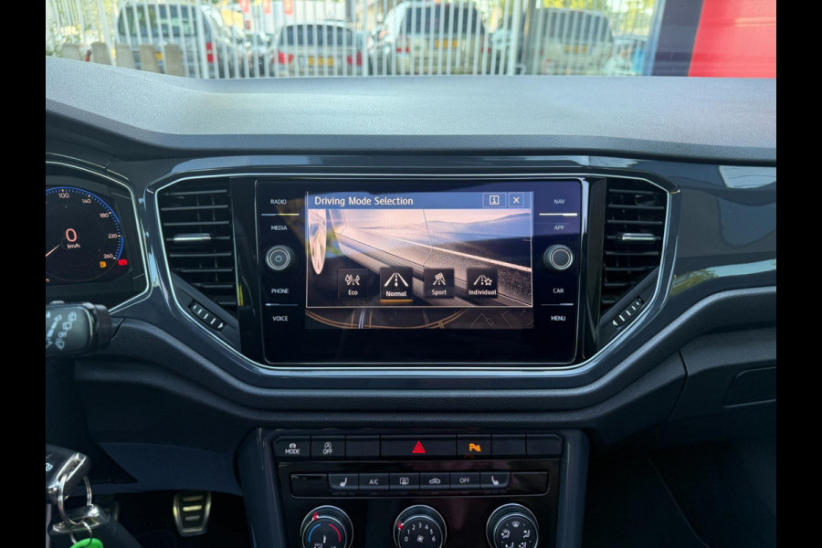 Volkswagen T-Roc 1.5 TSI R-Line | Pano | LED | ACC | Virtual