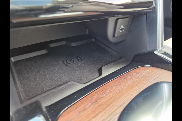 Land Rover Discovery Sport P300e 1.5 HSE | Meridian | Dodehoek | Stoelverwarming | Electrische stoelen | Memory | 360 Camera |