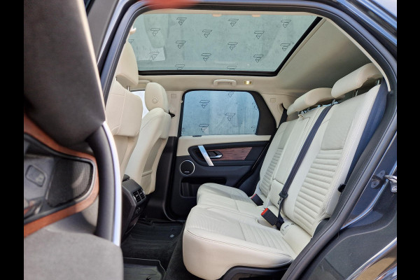 Land Rover Discovery Sport P300e 1.5 HSE | Meridian | Dodehoek | Stoelverwarming | Electrische stoelen | Memory | 360 Camera |