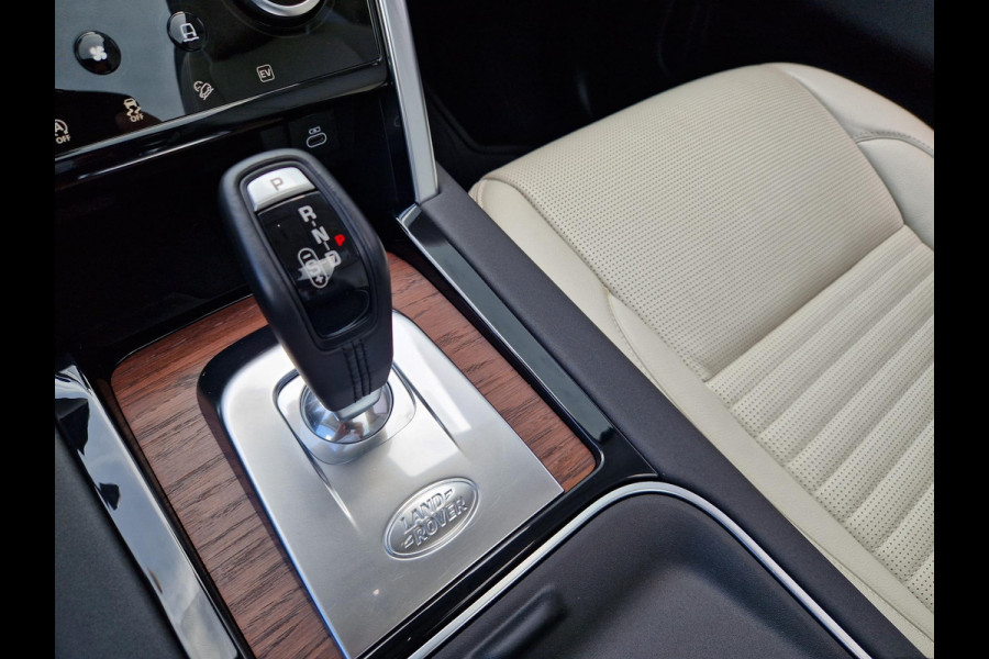 Land Rover Discovery Sport P300e 1.5 HSE | Meridian | Dodehoek | Stoelverwarming | Electrische stoelen | Memory | 360 Camera |