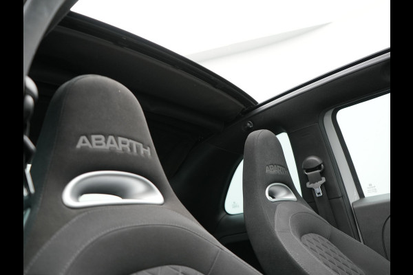 Abarth 595 Pista 165 pk Automaat Campovolo Grau | bi Xenon  | Monza Sportuitlaat |  Apple Carplay | Sportstoelen | G Force Indicator | 17"L.M | DAB | Parkpilot |