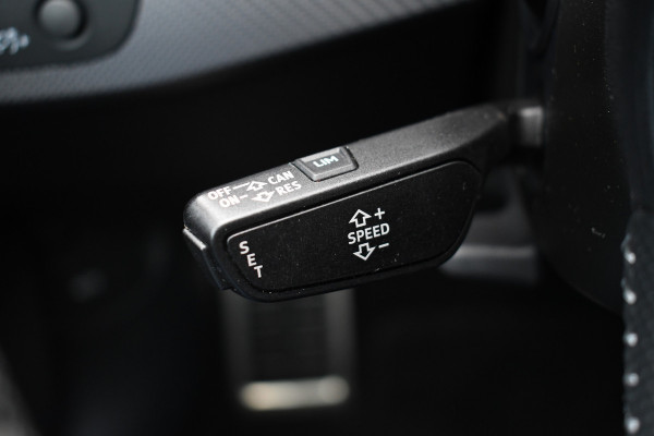Audi RS4 Avant 2.9 TFSI quattro Pano Optic-black Massage Sfeer Camera
