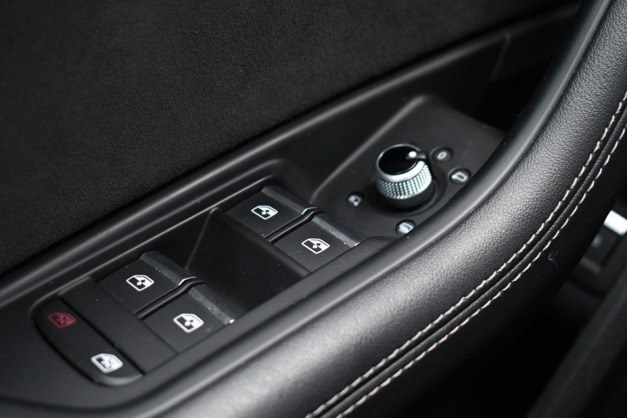 Audi RS4 Avant 2.9 TFSI quattro Pano Optic-black Massage Sfeer Camera