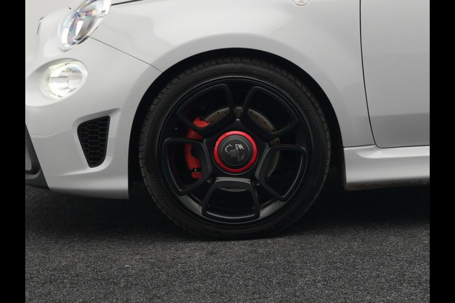 Abarth 595 Pista 165 pk Automaat Campovolo Grau | bi Xenon  | Monza Sportuitlaat |  Apple Carplay | Sportstoelen | G Force Indicator | 17"L.M | DAB | Parkpilot |