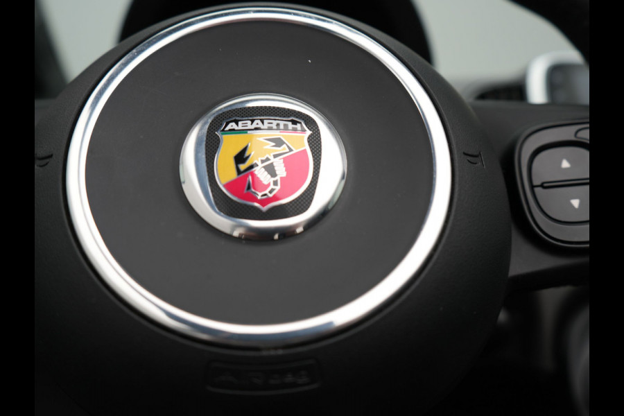 Abarth 595 Pista 165 pk Automaat Campovolo Grau | bi Xenon  | Monza Sportuitlaat |  Apple Carplay | Sportstoelen | G Force Indicator | 17"L.M | DAB | Parkpilot |