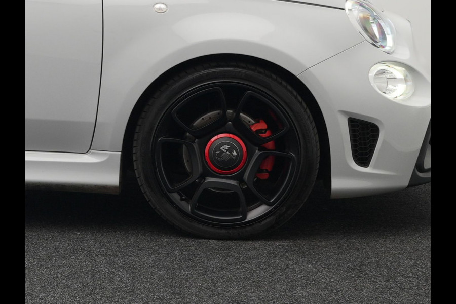 Abarth 595 Pista 165 pk Automaat Campovolo Grau | bi Xenon  | Monza Sportuitlaat |  Apple Carplay | Sportstoelen | G Force Indicator | 17"L.M | DAB | Parkpilot |