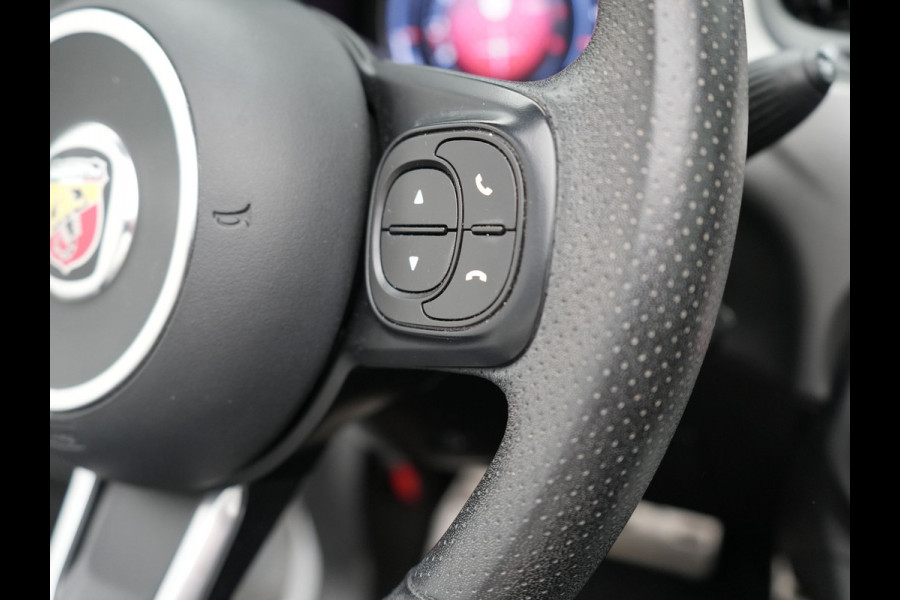 Abarth 595 Pista 165 pk Automaat Campovolo Grau | bi Xenon  | Monza Sportuitlaat |  Apple Carplay | Sportstoelen | G Force Indicator | 17"L.M | DAB | Parkpilot |