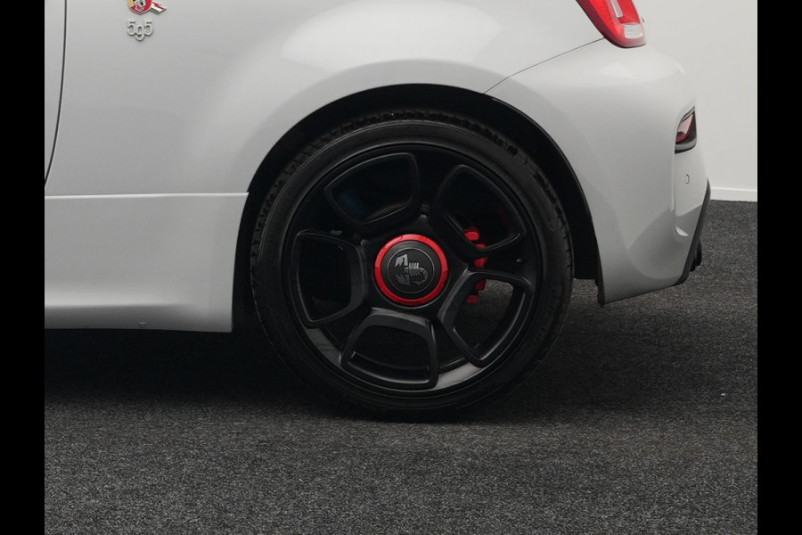 Abarth 595 Pista 165 pk Automaat Campovolo Grau | bi Xenon  | Monza Sportuitlaat |  Apple Carplay | Sportstoelen | G Force Indicator | 17"L.M | DAB | Parkpilot |