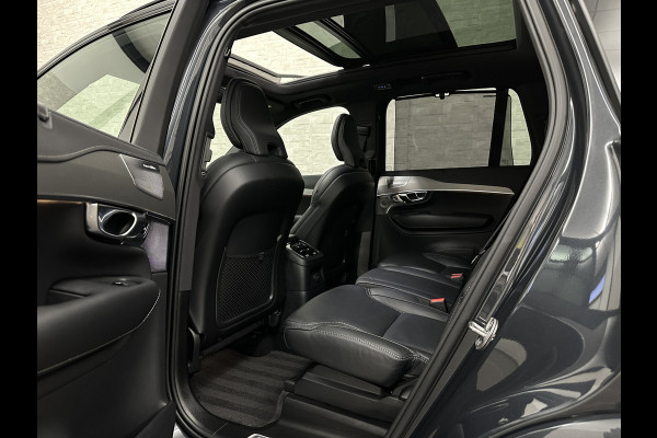 Volvo XC90 455pk T8 AWD R-Design Long Range | Ultimate Dark | Luchtvering | 360 Camera | Bowers & Wilkins | Panorama | Pilot-Assist | ACC | Stoel Massage & Ventilatie | Dubbel glas | Head-Up | Memory | Trekhaak | Sportstoelen | Keyless-Entry | Stuurwiel Verwarmd |