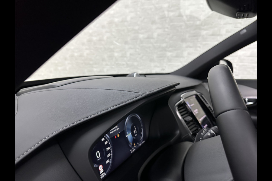 Volvo XC90 455pk T8 AWD R-Design Long Range | Ultimate Dark | Luchtvering | 360 Camera | Bowers & Wilkins | Panorama | Pilot-Assist | ACC | Stoel Massage & Ventilatie | Dubbel glas | Head-Up | Memory | Trekhaak | Sportstoelen | Keyless-Entry | Stuurwiel Verwarmd |