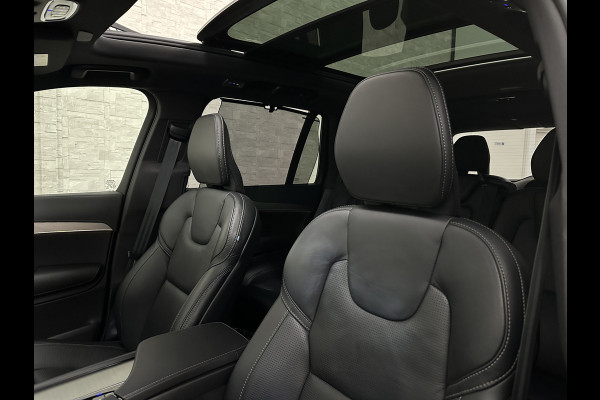 Volvo XC90 455pk T8 AWD R-Design Long Range | Ultimate Dark | Luchtvering | 360 Camera | Bowers & Wilkins | Panorama | Pilot-Assist | ACC | Stoel Massage & Ventilatie | Dubbel glas | Head-Up | Memory | Trekhaak | Sportstoelen | Keyless-Entry | Stuurwiel Verwarmd |