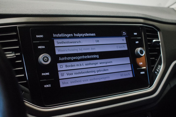 Volkswagen T-Roc 1.0 TSI Style Sport [ Virtual Full LED 19 Inch R Line Velgen Trekhaak Camera Carplay Adaptive Cruise Stoelverw ]
