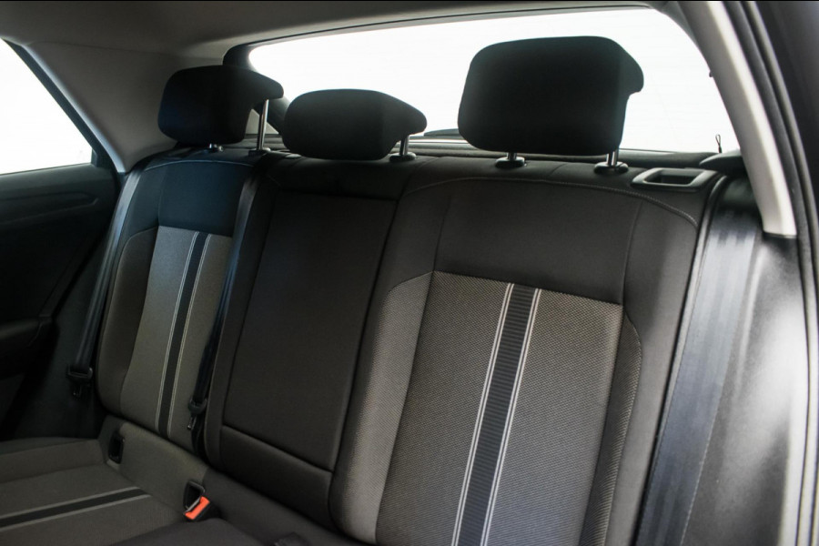 Volkswagen T-Roc 1.0 TSI Style Sport [ Virtual Full LED 19 Inch R Line Velgen Trekhaak Camera Carplay Adaptive Cruise Stoelverw ]