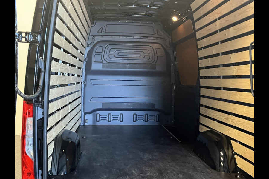 Mercedes-Benz Sprinter 315 L2H2 150pk Automaat Cruise control Navigatie 360 Camera Trekhaak
