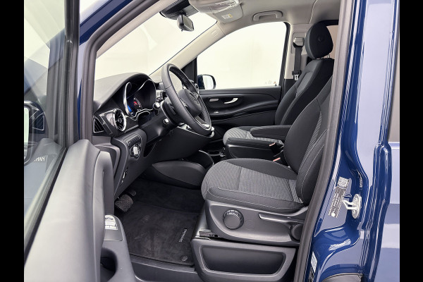 Mercedes-Benz Eqv 300 L3 90kWh Actieradius 350 km (WLTP) 6 Zitplaatsen / SCHERPE MEENEEMPRIJS VOLLEDIG NIEUW !! / MBUX, Climatecontrol, Cruisecontrol, Camera, 19 inch, Black pakket