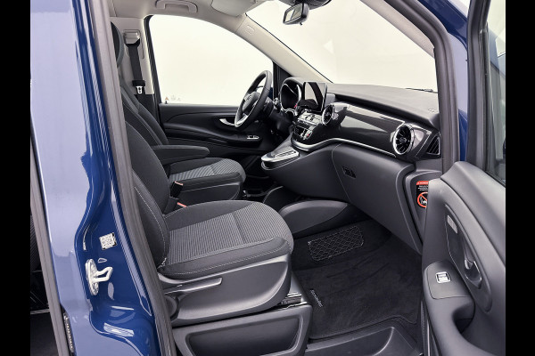 Mercedes-Benz Eqv 300 L3 90kWh Actieradius 350 km (WLTP) 6 Zitplaatsen / SCHERPE MEENEEMPRIJS VOLLEDIG NIEUW !! / MBUX, Climatecontrol, Cruisecontrol, Camera, 19 inch, Black pakket