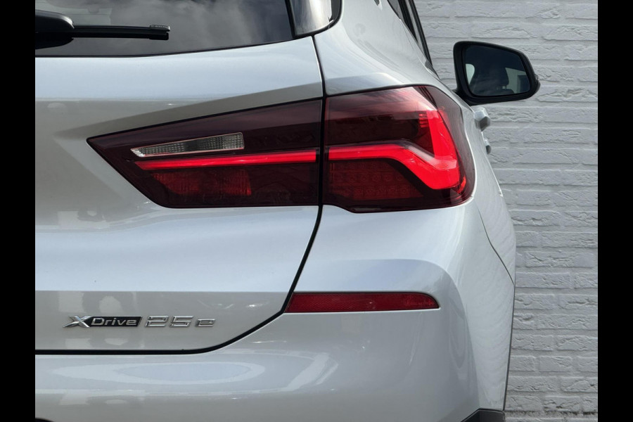 BMW X2 XDrive25e High Executive M-pakket Sfeer Harman/kardon Leder Carplay Head up Led
