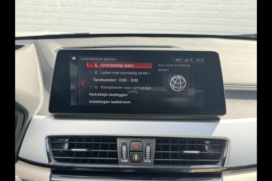 BMW X2 XDrive25e High Executive M-pakket Sfeer Harman/kardon Leder Carplay Head up Led