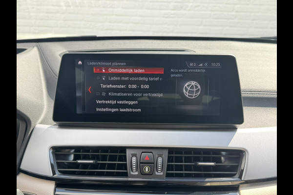 BMW X2 XDrive25e High Executive M-pakket Sfeer Harman/kardon Leder Carplay Head up Led