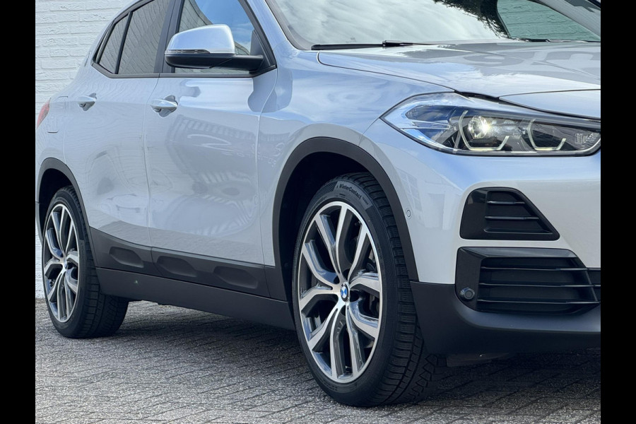 BMW X2 XDrive25e High Executive M-pakket Sfeer Harman/kardon Leder Carplay Head up Led