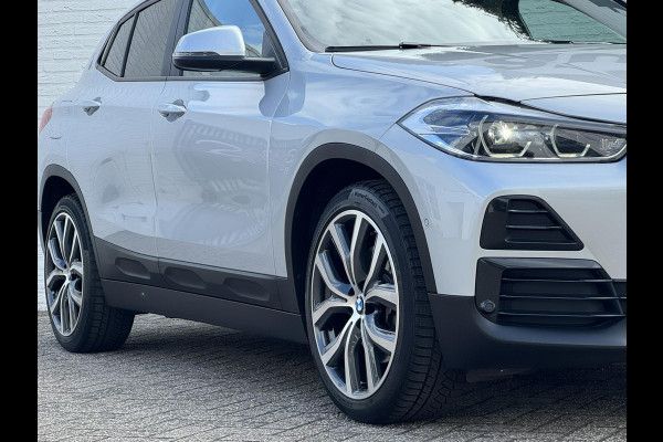 BMW X2 XDrive25e High Executive M-pakket Sfeer Harman/kardon Leder Carplay Head up Led