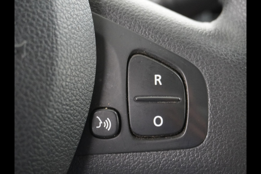 Renault Trafic 1.6dCi 96 T29 L1H1 3-Persoons Trekhaak Ecc Navi Camera Regen/Lichtsensor Cruise Control Pdc Bluetooth Led Schuifdeur Betonplex vloer Wandbekleding Comfort 1e Eigenaar Euro 6 Facelift model 2.000kg trekvermogen