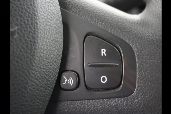 Renault Trafic 1.6dCi 96 T29 L1H1 3-Persoons Trekhaak Ecc Navi Camera Regen/Lichtsensor Cruise Control Pdc Bluetooth Led Schuifdeur Betonplex vloer Wandbekleding Comfort 1e Eigenaar Euro 6 Facelift model 2.000kg trekvermogen