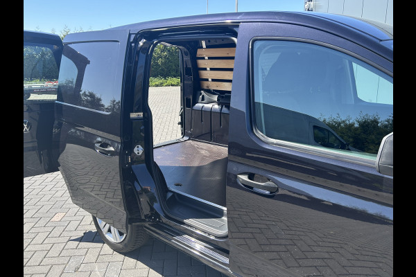 Volkswagen Caddy Cargo 2.0 TDI Comfort / L1H1 / 1e EIG. / ZEER COMPLEET / AIRCO / CRUISE / NAVI / CAMERA / APPLE CARPLAY