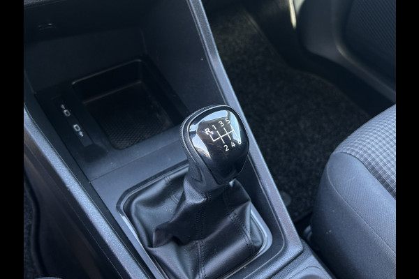 Volkswagen Caddy Cargo 2.0 TDI Comfort / L1H1 / 1e EIG. / ZEER COMPLEET / AIRCO / CRUISE / NAVI / CAMERA / APPLE CARPLAY