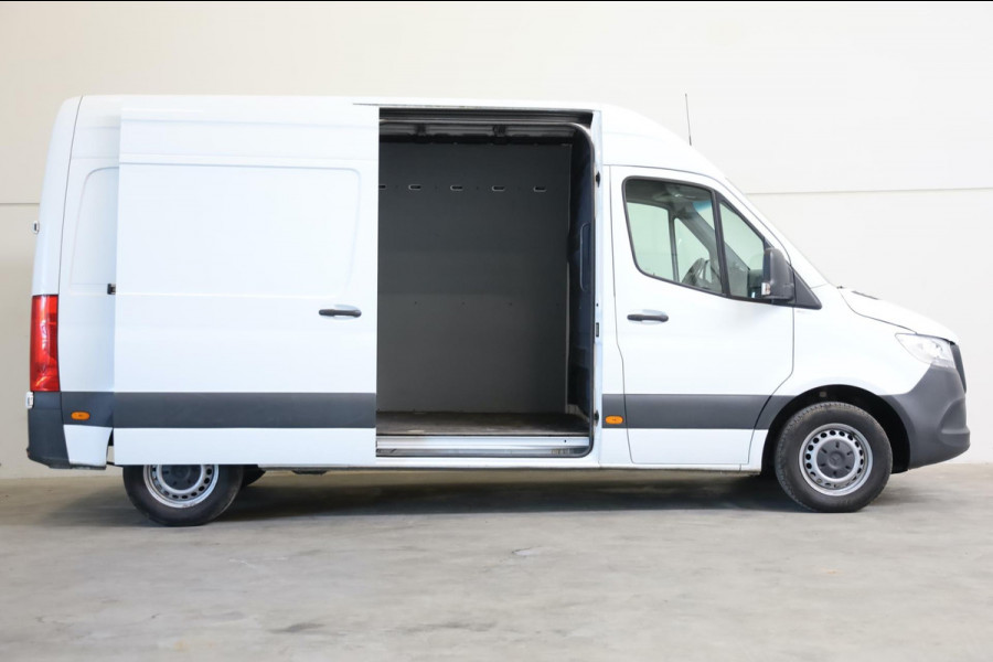 Mercedes-Benz Sprinter 314 CDI AUTOMAAT L2/H2 NAVI CAMERA MBUX CLIMA CRUISE CONTROL CAMERA LEASE V/A 127,- P.M.