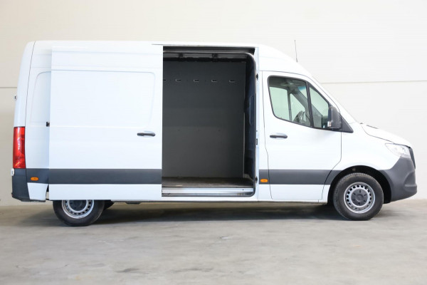 Mercedes-Benz Sprinter 314 CDI AUTOMAAT L2/H2 NAVI CAMERA MBUX CLIMA CRUISE CONTROL CAMERA LEASE V/A 127,- P.M.