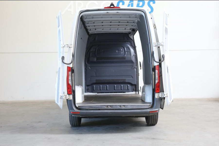 Mercedes-Benz Sprinter 314 CDI AUTOMAAT L2/H2 NAVI CAMERA MBUX CLIMA CRUISE CONTROL CAMERA LEASE V/A 127,- P.M.