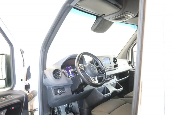 Mercedes-Benz Sprinter 314 CDI AUTOMAAT L2/H2 NAVI CAMERA MBUX CLIMA CRUISE CONTROL CAMERA LEASE V/A 127,- P.M.