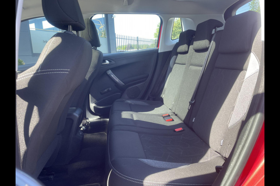 Peugeot 2008 1.2 PureTech Blue Lion 1e Eigenaar,Pano,Navi,Trekhaak,Pdc,110pk,Lmv,Apk tot 04-2026