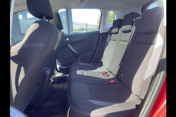 Peugeot 2008 1.2 PureTech Blue Lion 1e Eigenaar,Pano,Navi,Trekhaak,Pdc,110pk,Lmv,Apk tot 04-2026