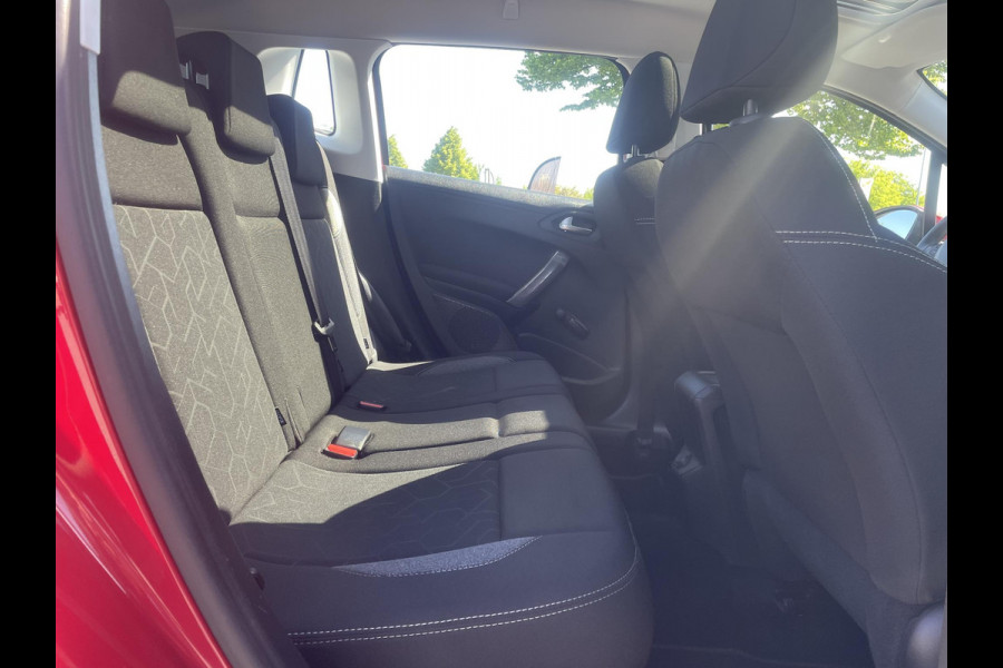 Peugeot 2008 1.2 PureTech Blue Lion 1e Eigenaar,Pano,Navi,Trekhaak,Pdc,110pk,Lmv,Apk tot 04-2026