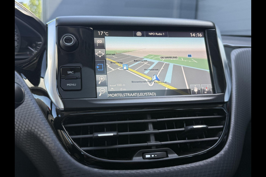 Peugeot 2008 1.2 PureTech Blue Lion 1e Eigenaar,Pano,Navi,Trekhaak,Pdc,110pk,Lmv,Apk tot 04-2026