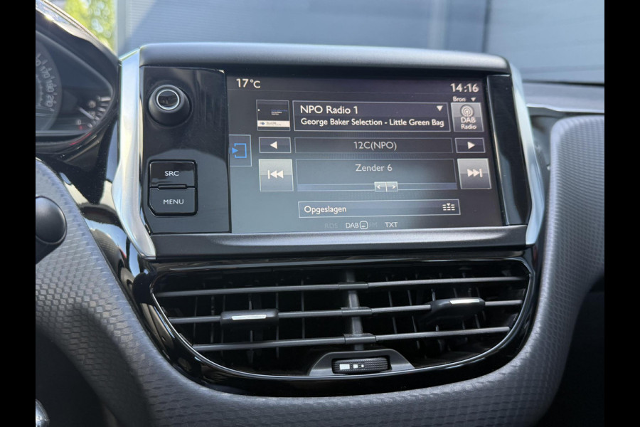 Peugeot 2008 1.2 PureTech Blue Lion 1e Eigenaar,Pano,Navi,Trekhaak,Pdc,110pk,Lmv,Apk tot 04-2026