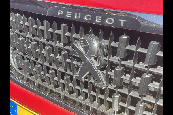 Peugeot 2008 1.2 PureTech Blue Lion 1e Eigenaar,Pano,Navi,Trekhaak,Pdc,110pk,Lmv,Apk tot 04-2026
