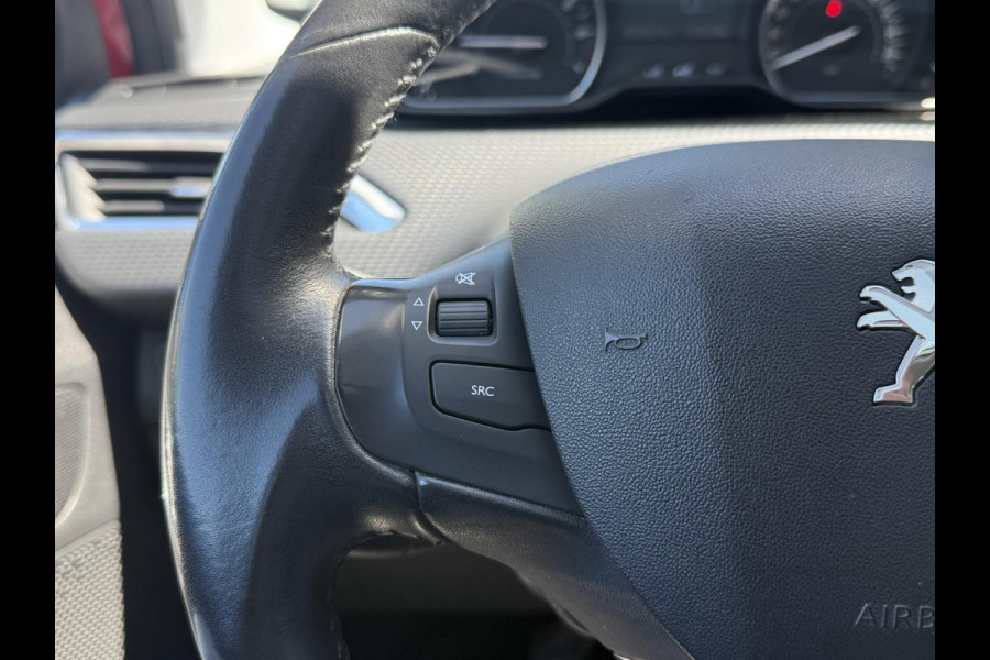 Peugeot 2008 1.2 PureTech Blue Lion 1e Eigenaar,Pano,Navi,Trekhaak,Pdc,110pk,Lmv,Apk tot 04-2026