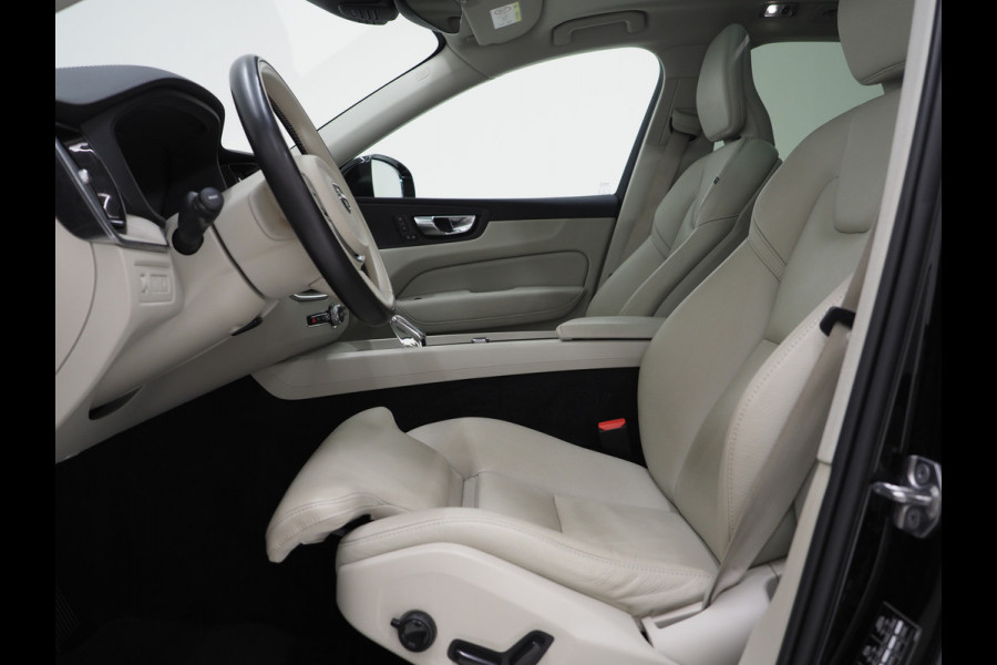 Volvo XC60 2.0 Recharge T8 AWD Inscription | Panoramadak | Pilot Assist | Keyless | Adaptive Cruise | Camera