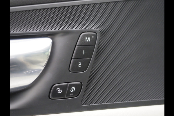 Volvo XC60 2.0 Recharge T8 AWD Inscription | Panoramadak | Pilot Assist | Keyless | Adaptive Cruise | Camera