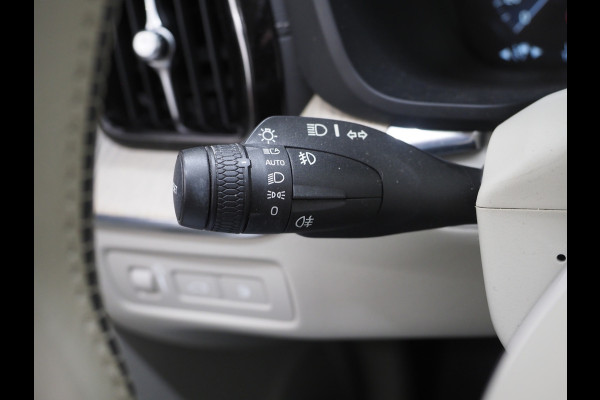Volvo XC60 2.0 Recharge T8 AWD Inscription | Panoramadak | Pilot Assist | Keyless | Adaptive Cruise | Camera