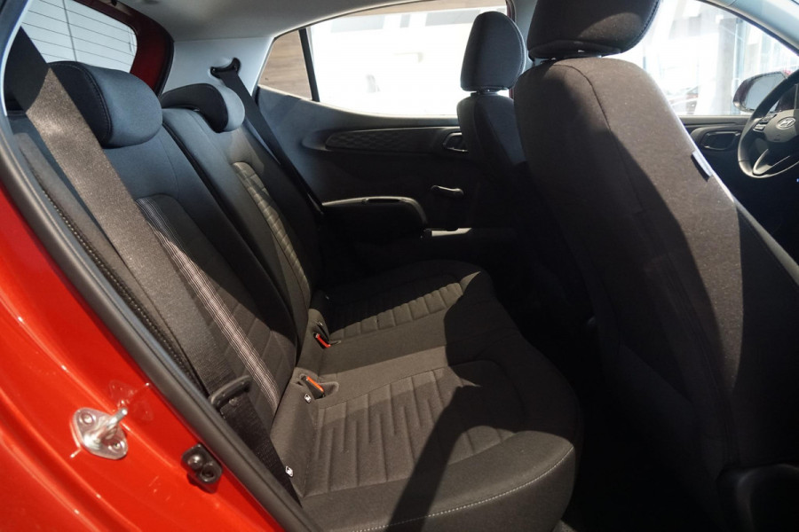Hyundai i10 1.0 Comfort Smart + CAMERA / CARPLAY / NAVIGATIE