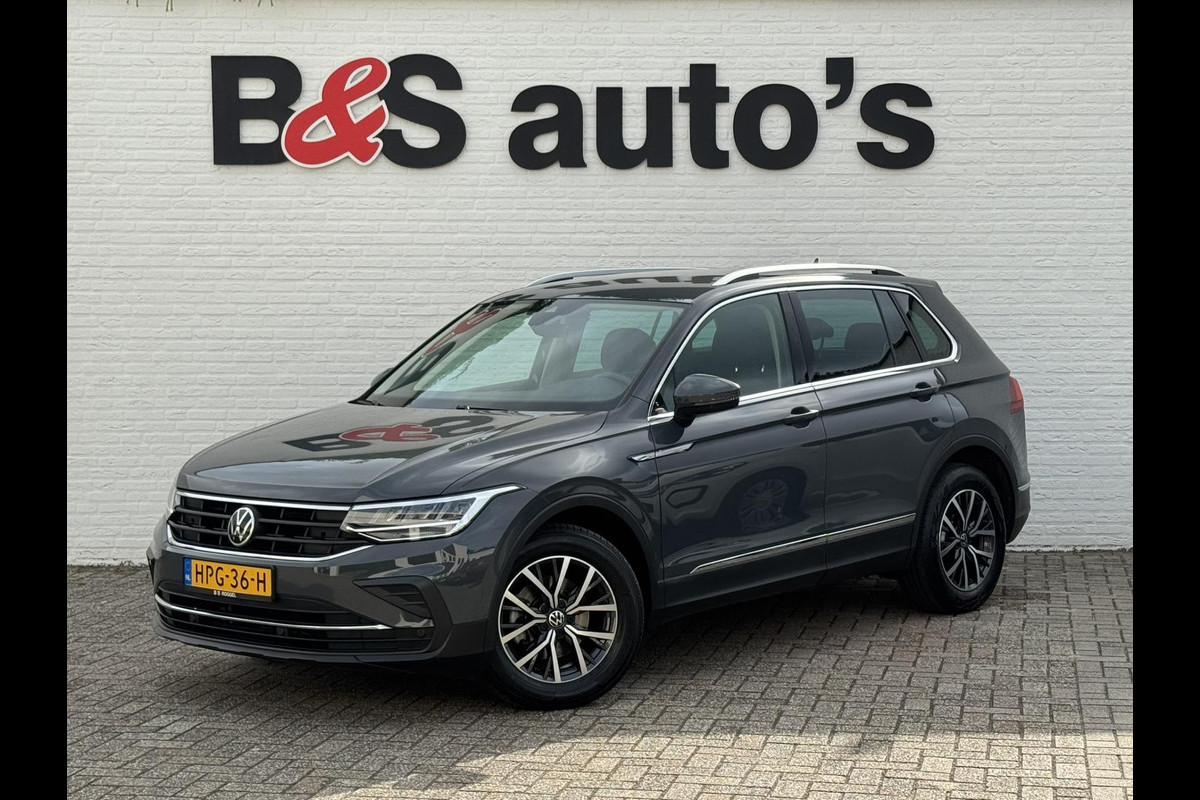 Volkswagen Tiguan 1.5 TSI Led verlichting Camera Clima Adaptieve cruise Stoelverwarming Navigatie Volkswagen Tiguan 1.5 TSI Led verlichting Camera Clima Adaptieve cruise Stoelverwarming Navigatie